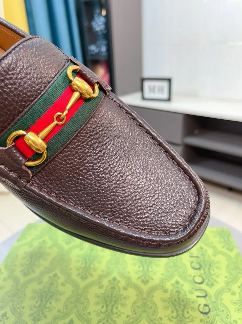 Men's shoes 💰500🌹🌹Niuli [GUCCI Gucci] A new style of formal men's leather shoes is coming~ The original quality upper is made of patent leather imported from Italy, the leather is soft and delicate, comfortable and soft first-layer cowhide lining, rubber wear-resistant outsole, the shoe shape is dignified and domineering, and the luxury charm cannot be concealed! The natural and free nouveau riche leads the trend. Code number: 38-44